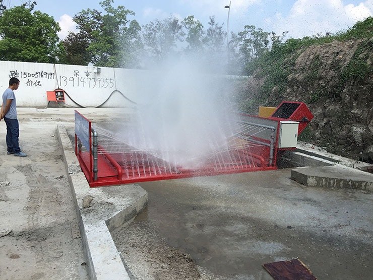 工程車洗輪機(jī) 車輪沖洗效果，達(dá)到國家環(huán)保標(biāo)準(zhǔn)