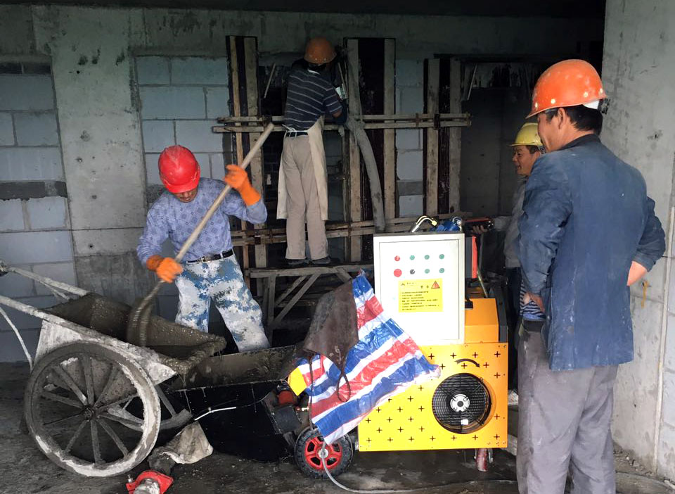 魯科重工二次結構柱輸送泵施工現(xiàn)場