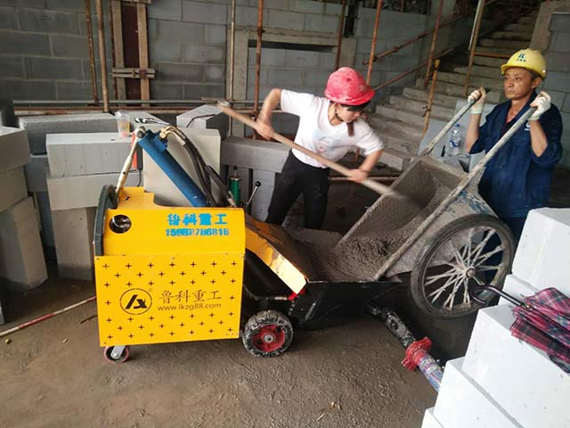 樓房專用二次構造柱泵施工