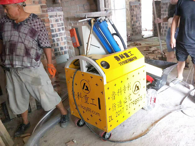 澆注二次結(jié)構(gòu)的混凝土輸送泵合作中航天建設(shè)利辛皖新文化廣場(chǎng)工程 澆注二次結(jié)構(gòu)的混凝土輸送泵合作中航天建設(shè)利辛皖新文化廣場(chǎng)工程